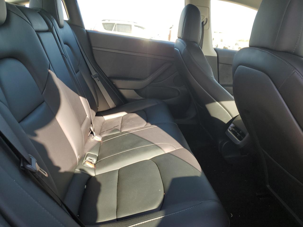 Tesla Model 3 Image 9