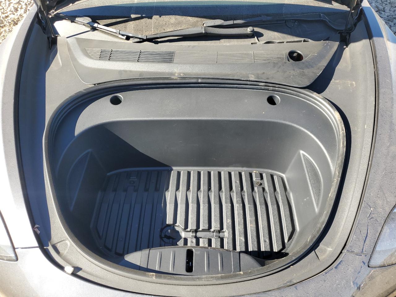 Tesla Model 3 Image 12