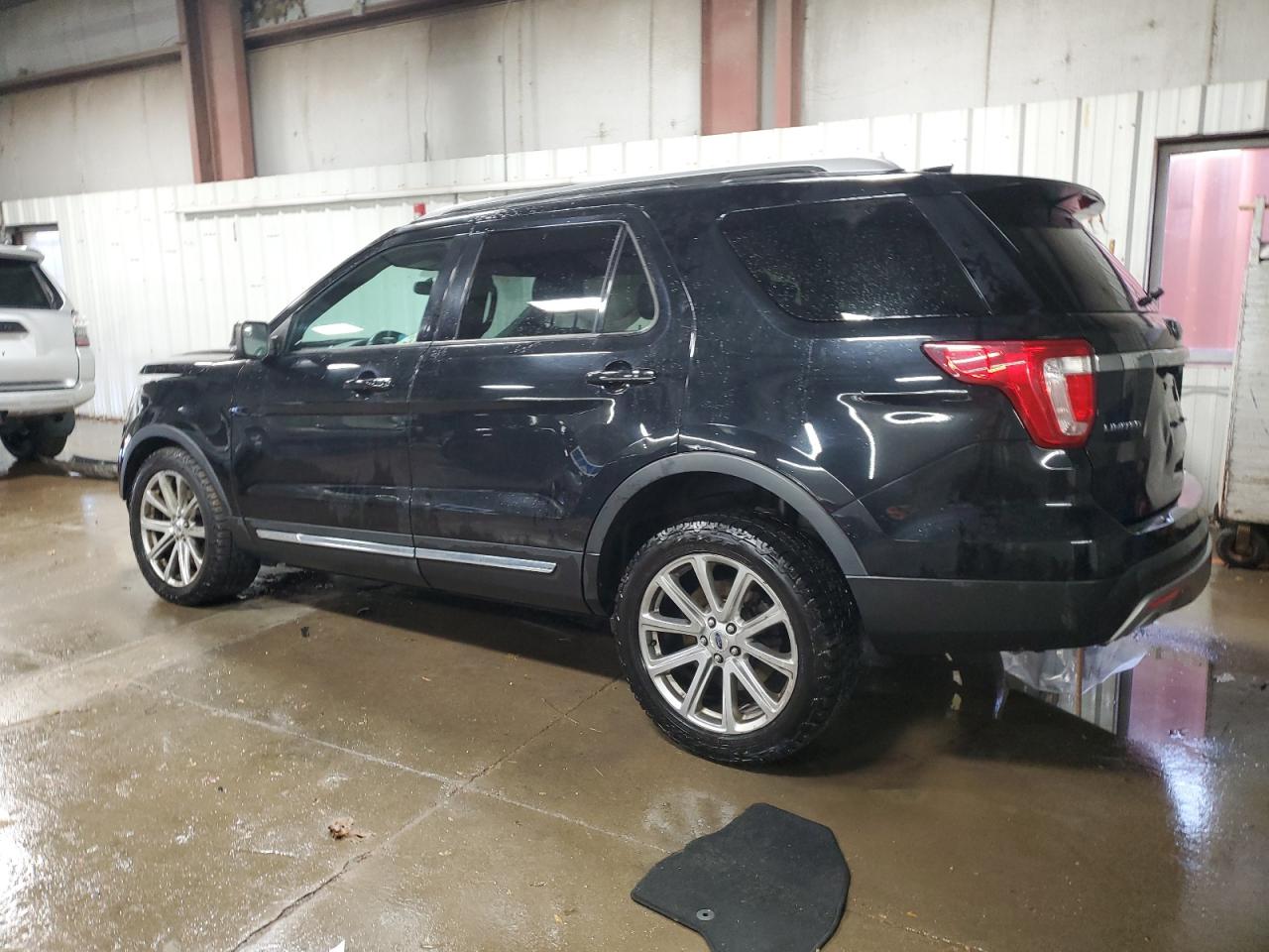 Ford Explorer Xlt Image 10