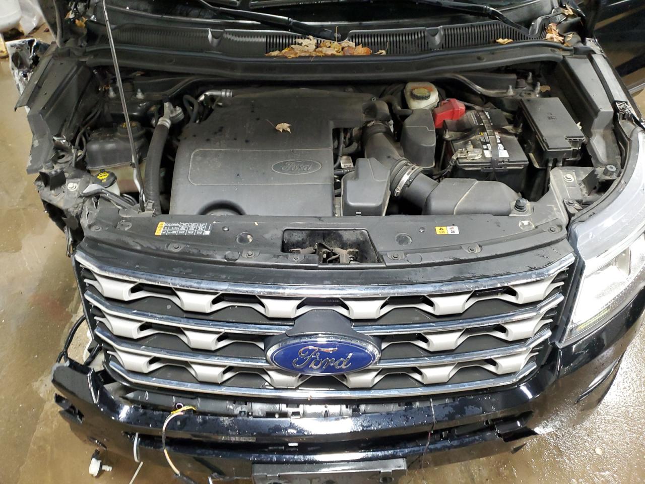 Ford Explorer Xlt Image 8