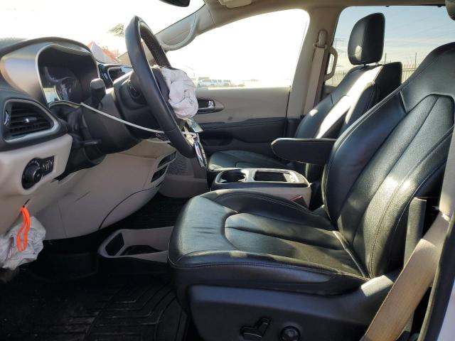 Chrysler Pacifica Touring L Image 9