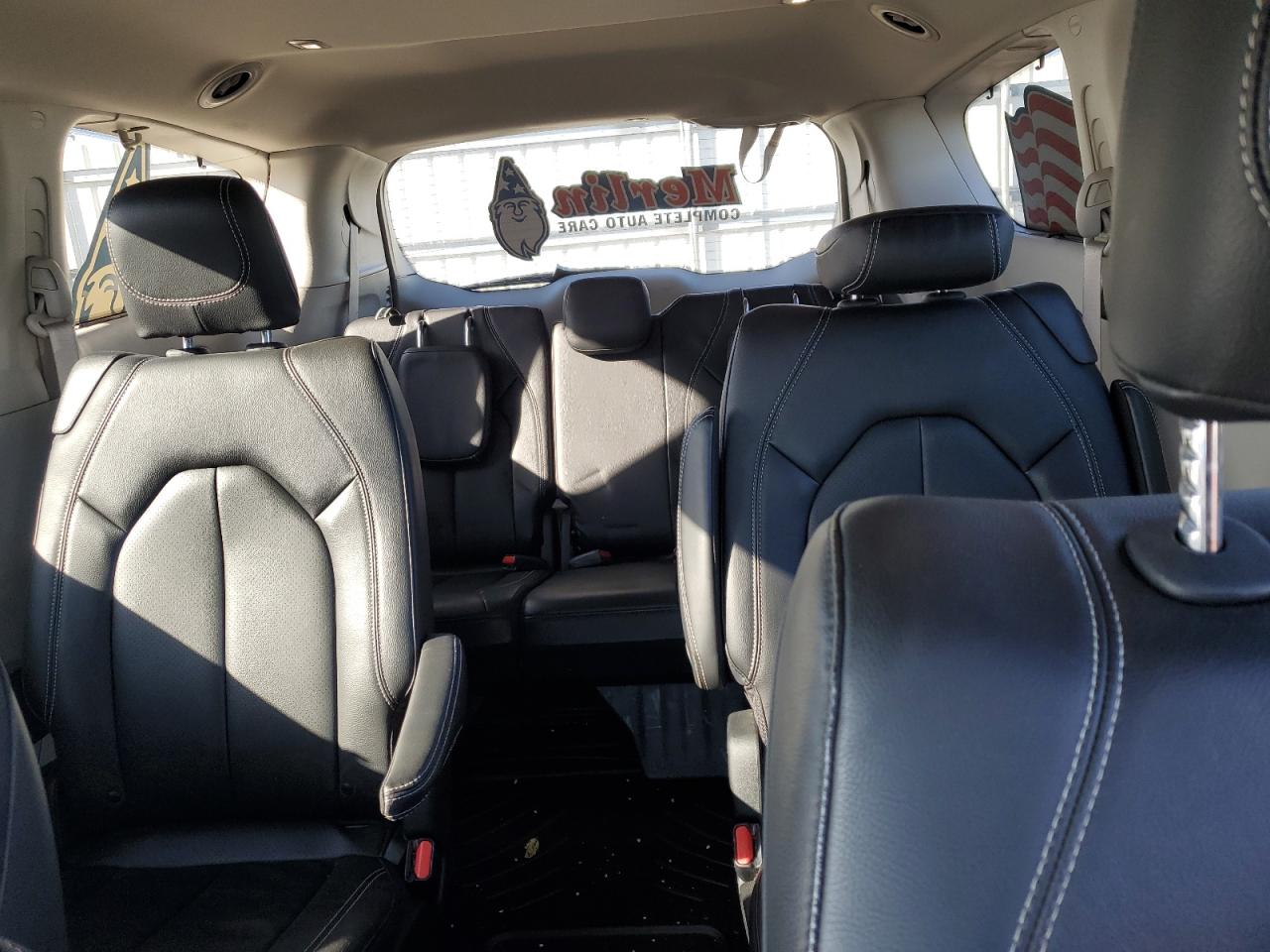 Chrysler Pacifica Touring L Image 8