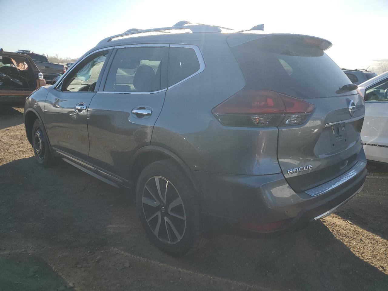 Nissan Rogue S Image 4