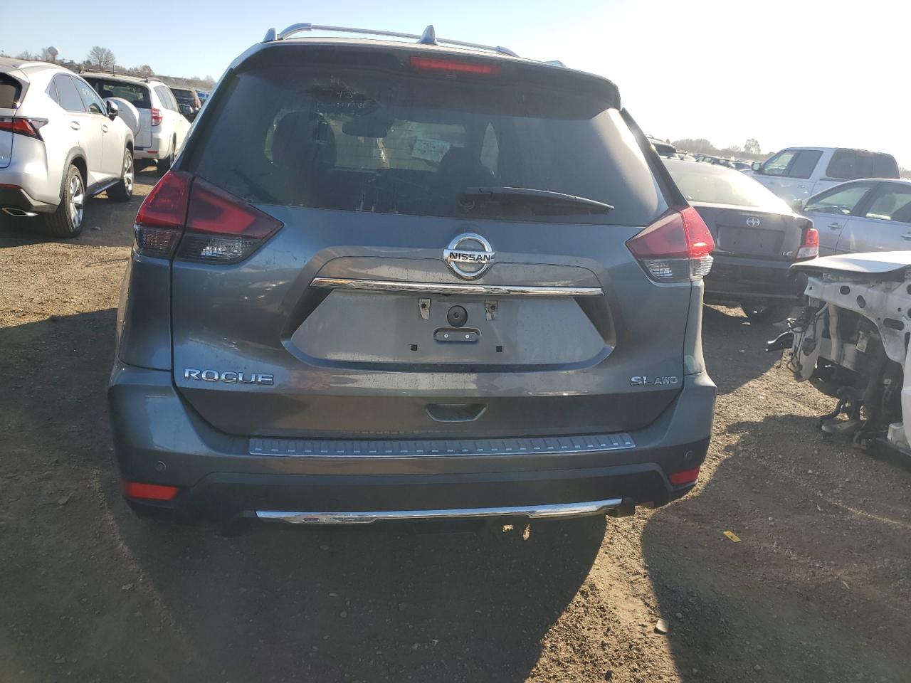 Nissan Rogue S Image 10