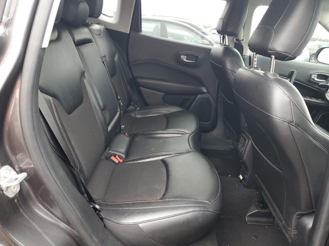 Jeep Compass Latitude Image 8