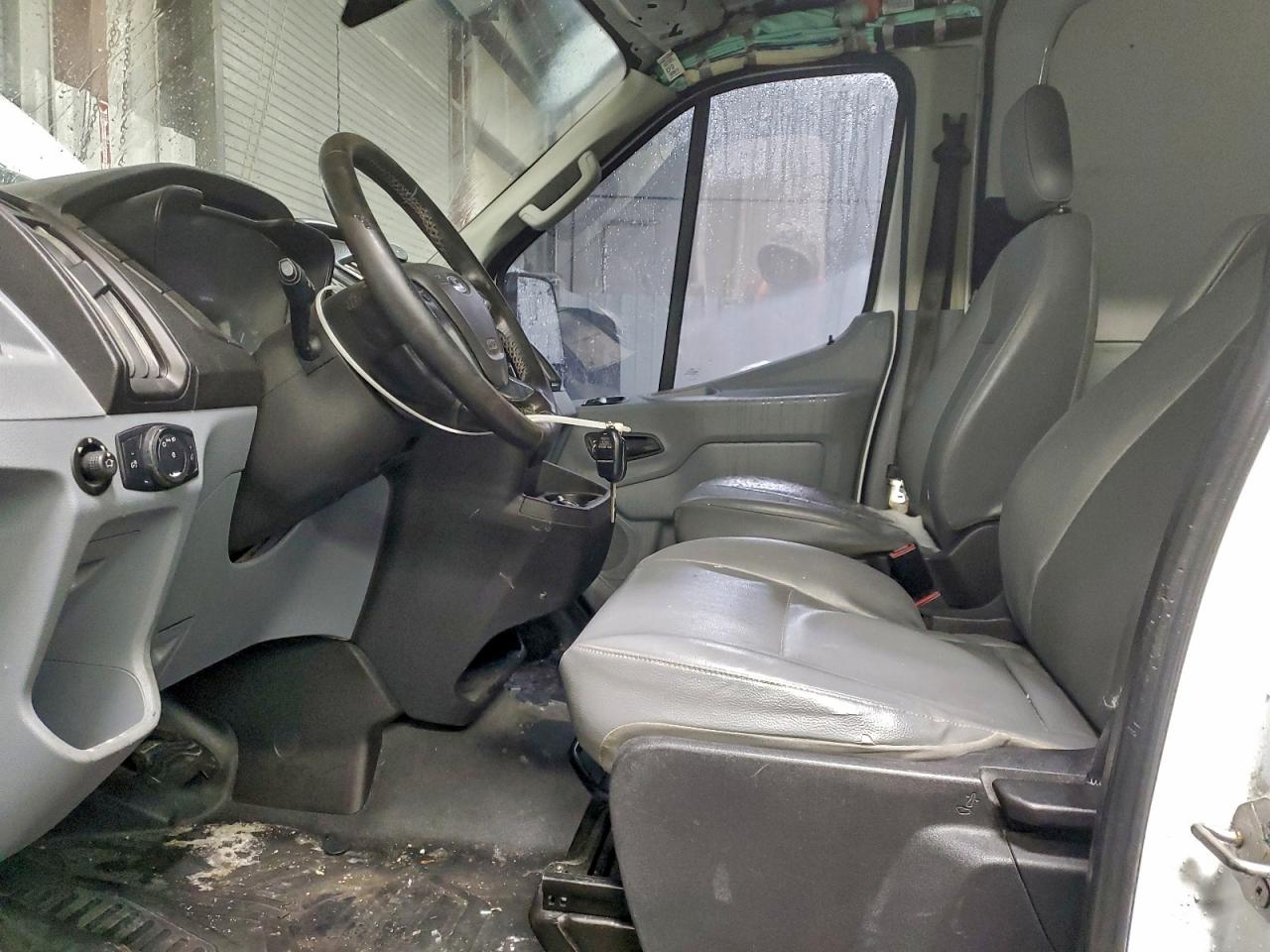 Ford Transit T-250 Image 9