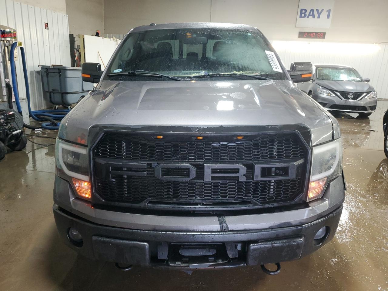Ford F-150 Supercrew Image 8
