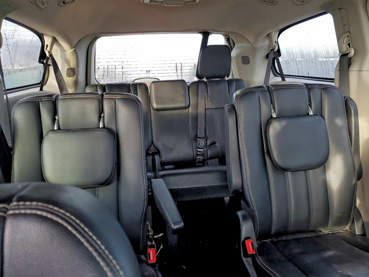 Chrysler Minivan Lx Image 12