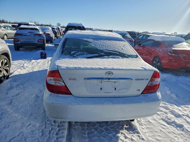 Toyota Camry Le Image 3