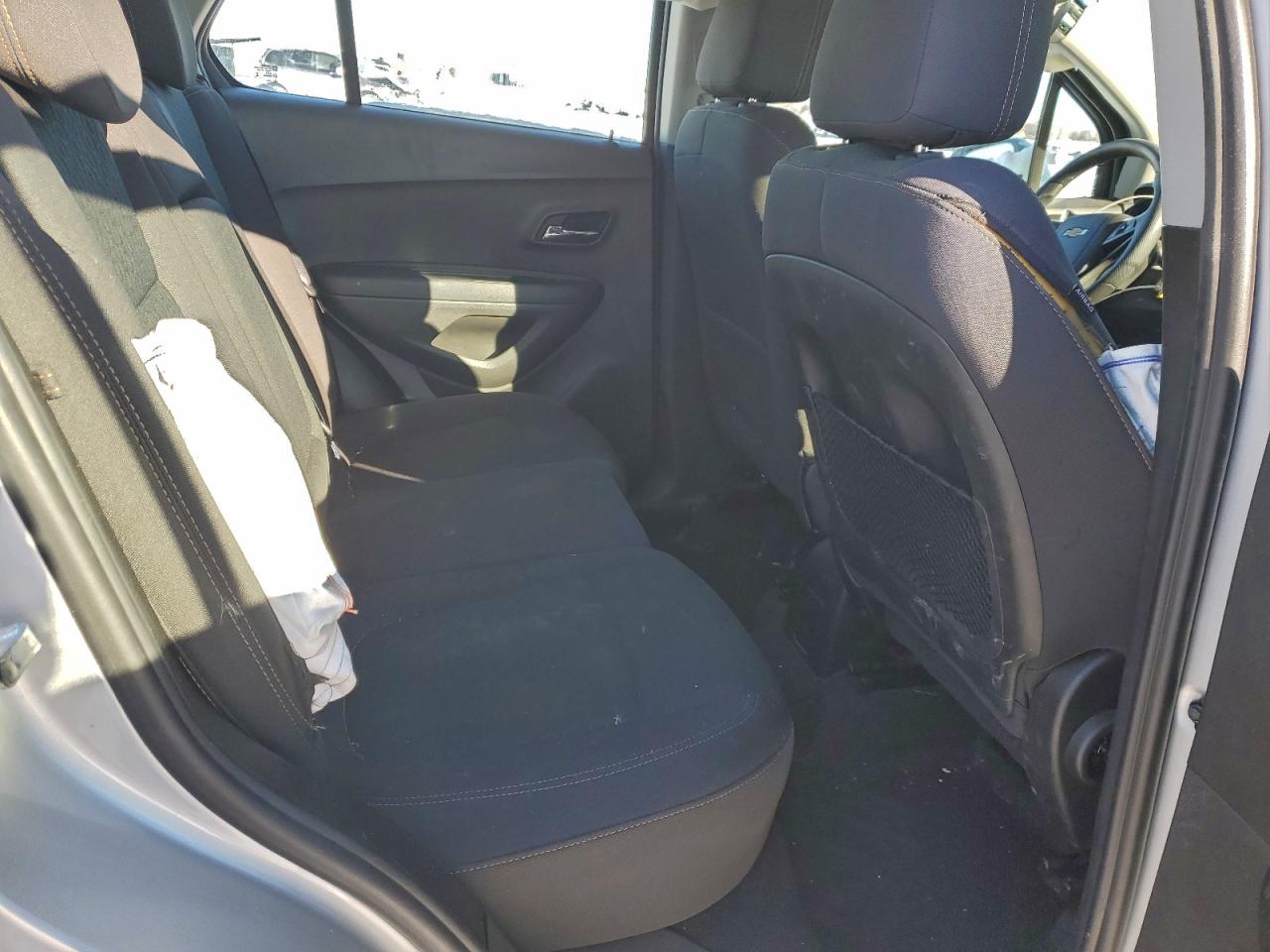 Chevrolet Trax Ls Image 8