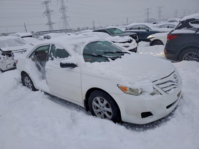 Toyota Camry Base Image 3