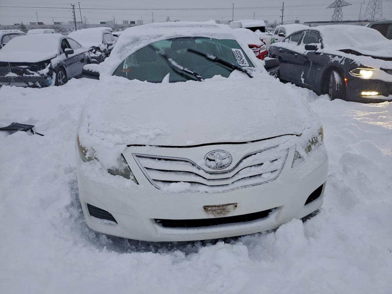 Toyota Camry Base Image 4