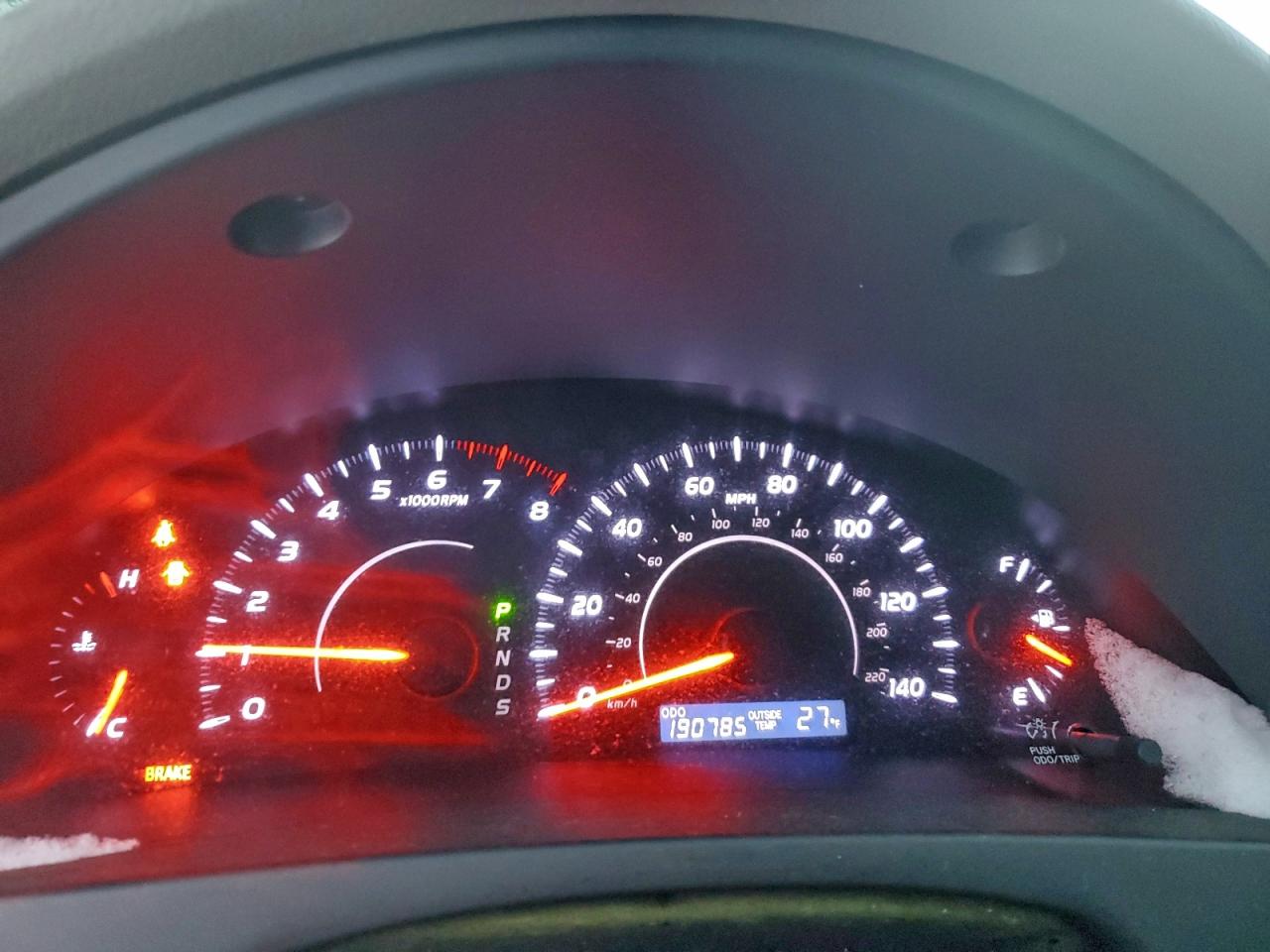 Toyota Camry Base Image 5