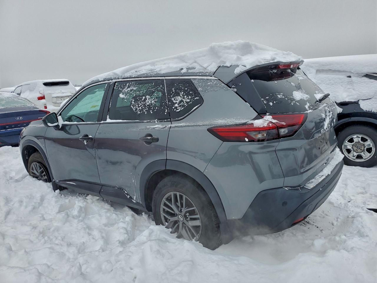 Nissan Rogue S Image 4