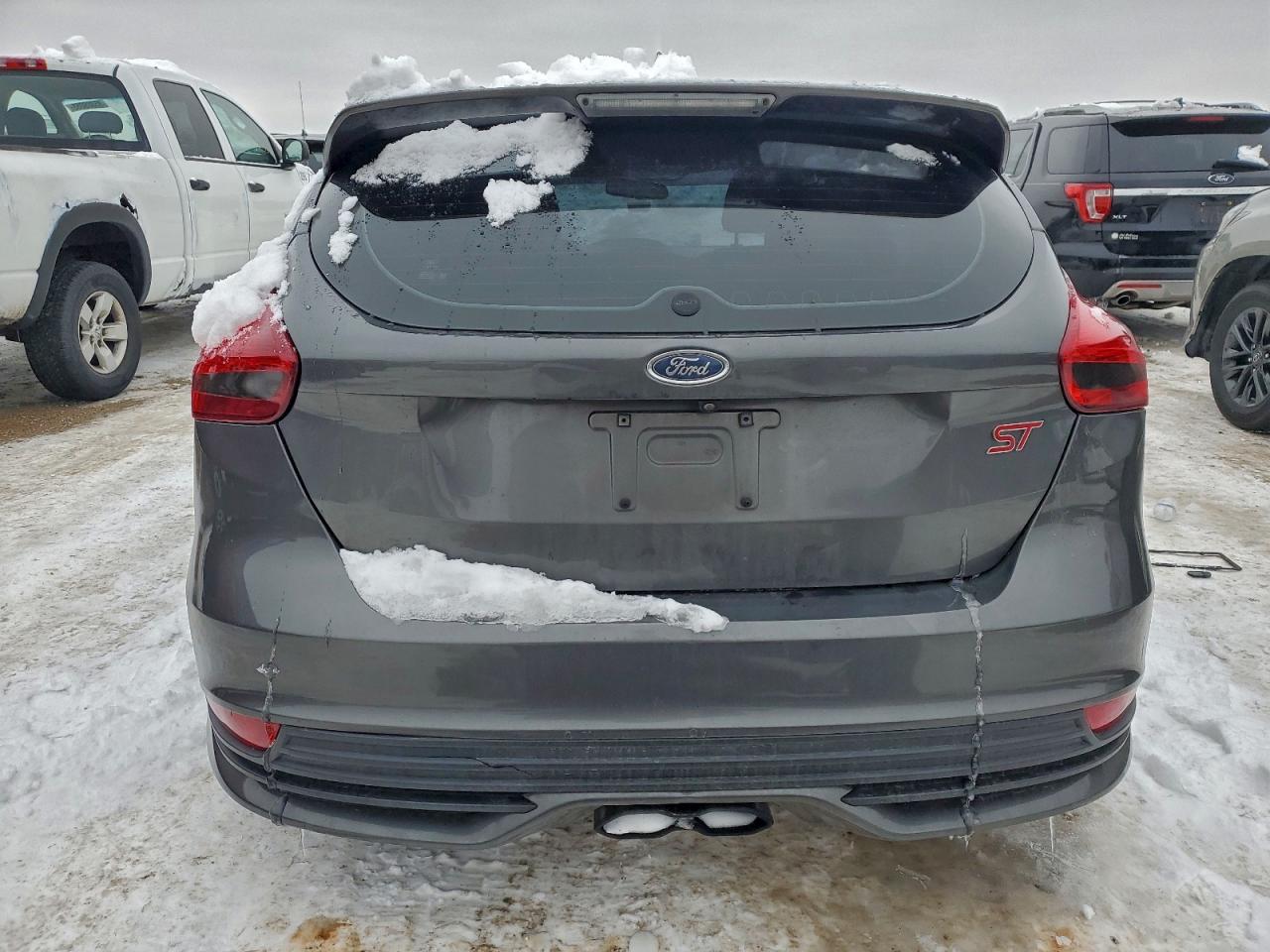 Ford Focus St Image 8