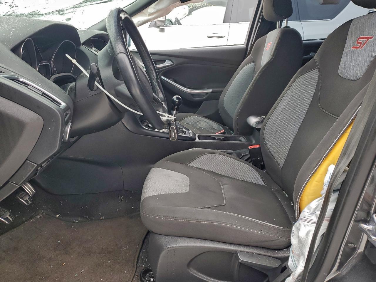 Ford Focus St Image 7