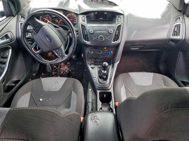 Ford Focus St Image 9