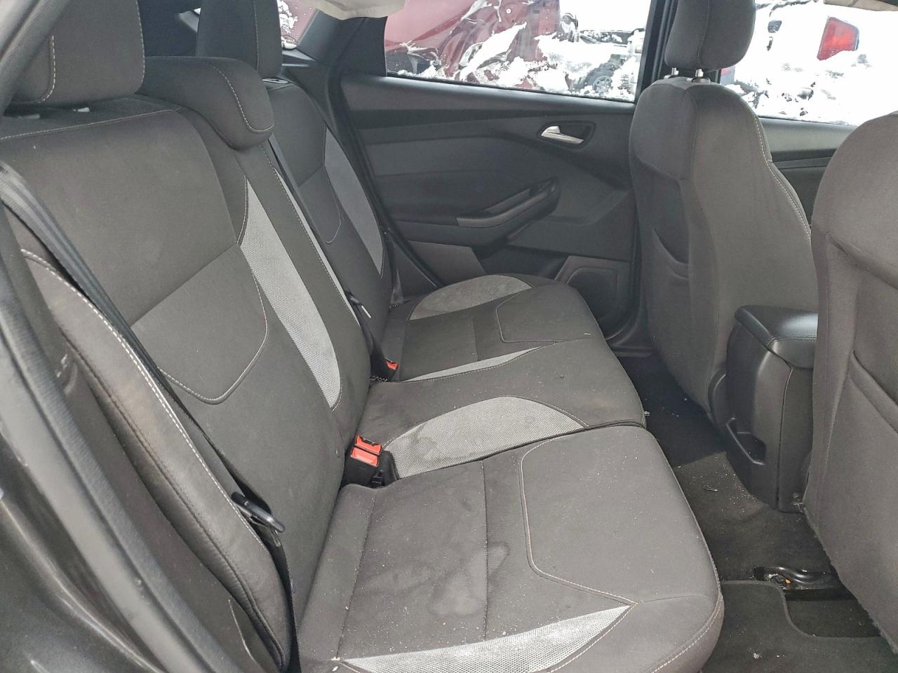 Ford Focus St Image 6