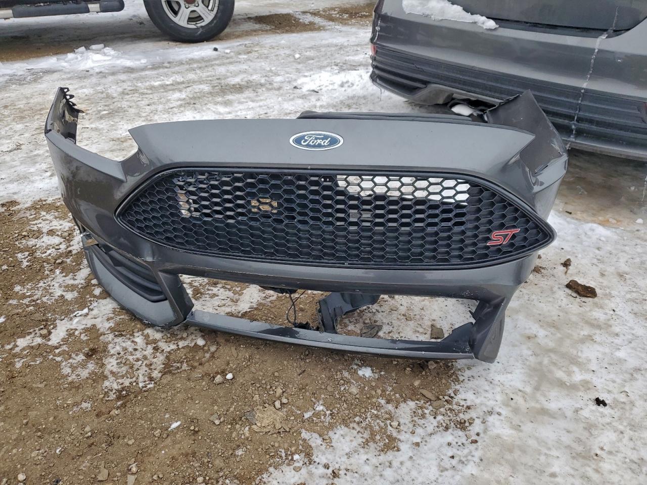 Ford Focus St Image 11