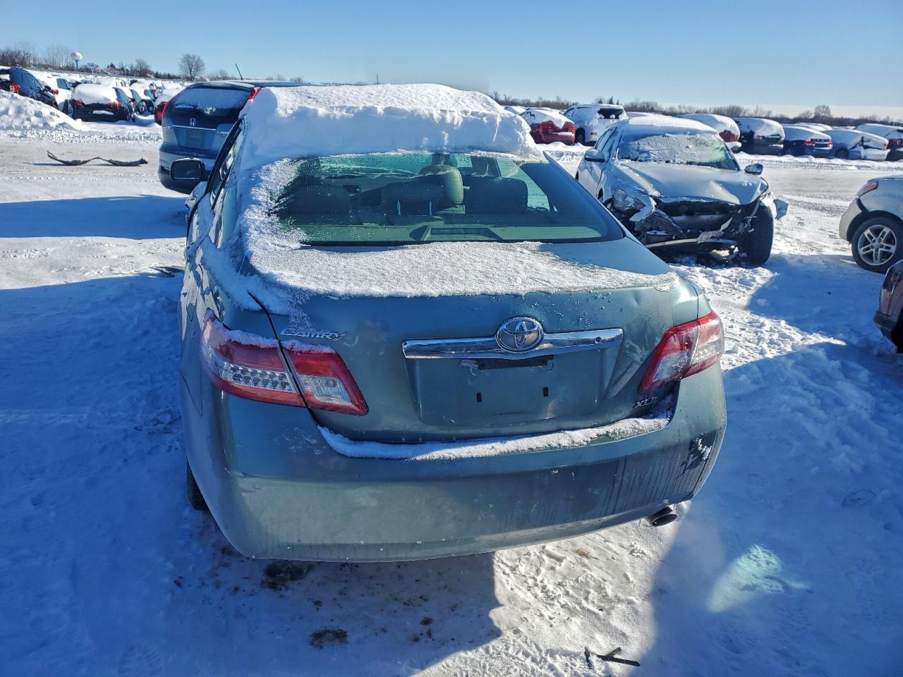 Toyota Camry Base Image 10