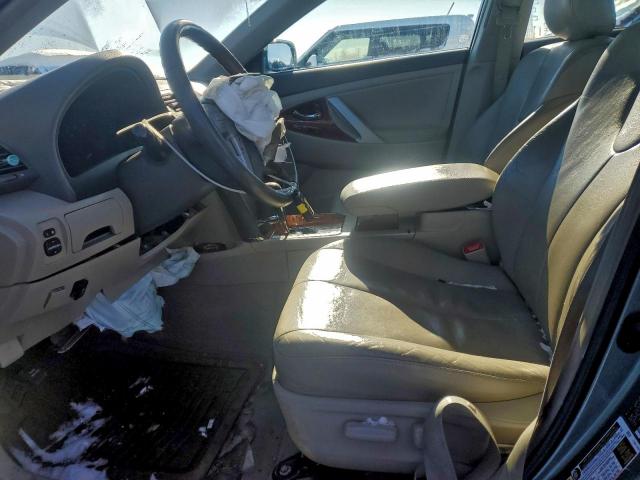 Toyota Camry Base Image 3