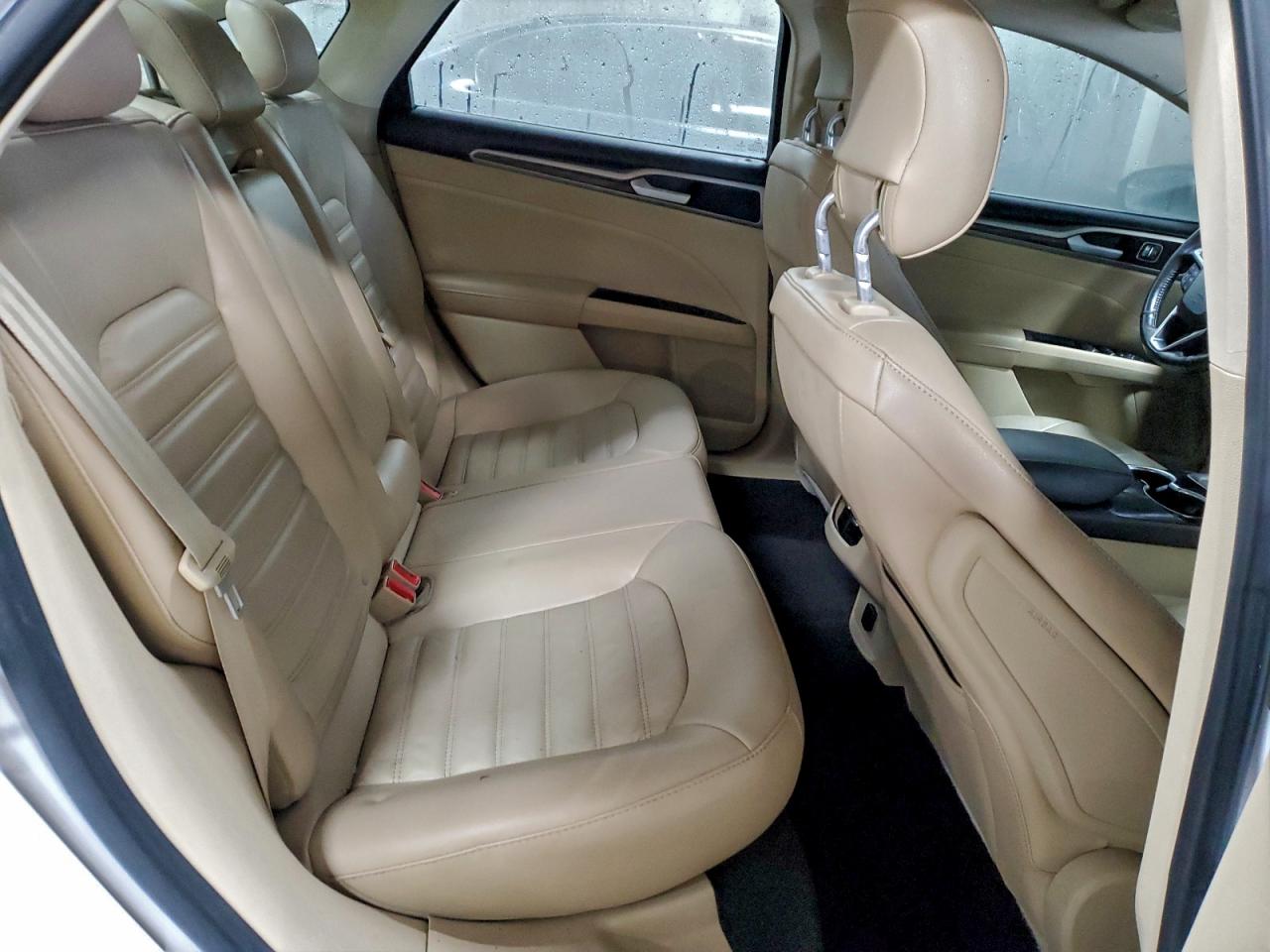 Ford Fusion Se Image 8