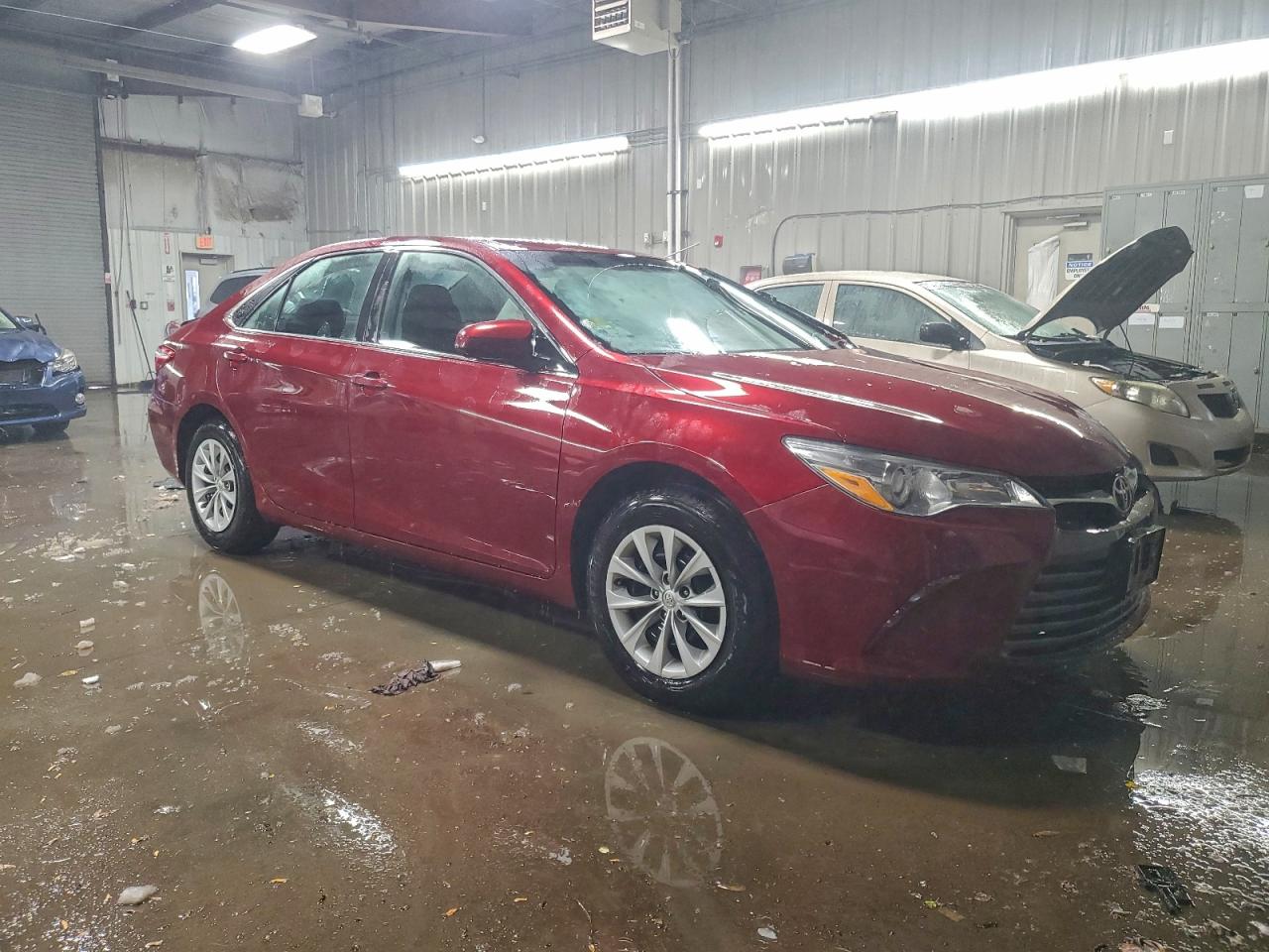 Toyota Camry Le Image 7