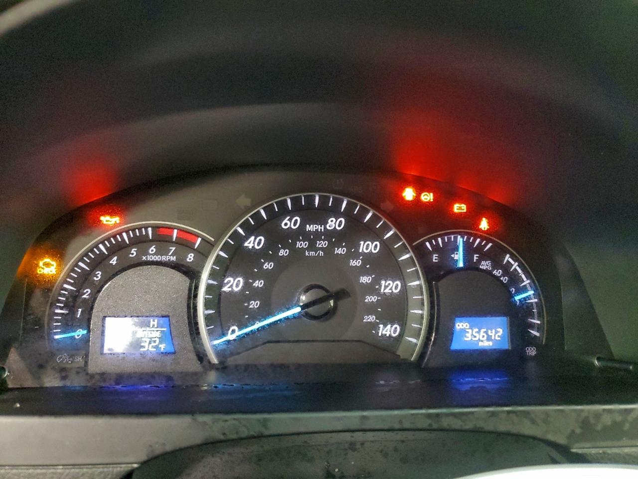 Toyota Camry Le Image 11