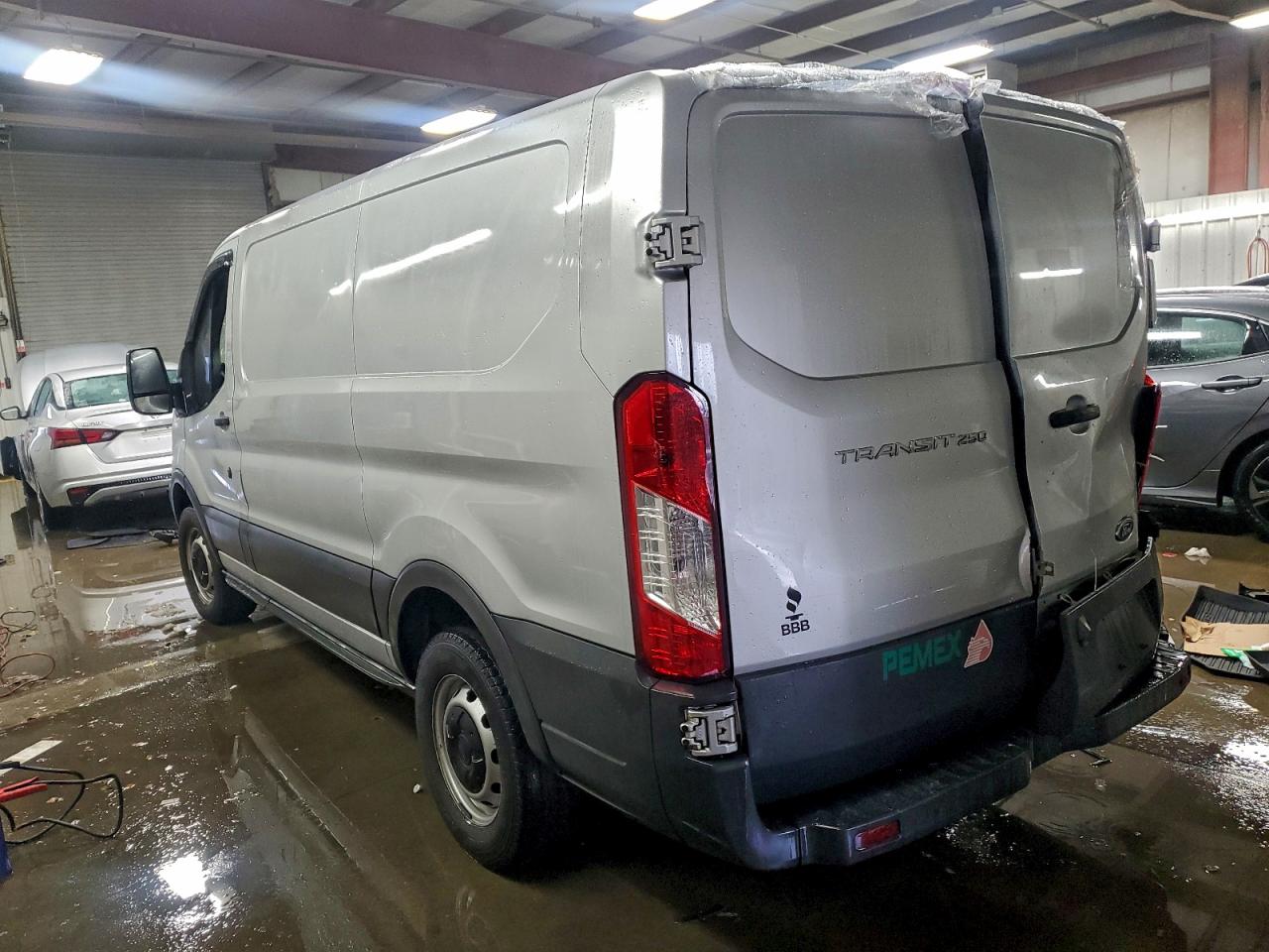 Ford Transit T-250 Image 12