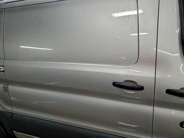 Ford Transit T-250 Image 7