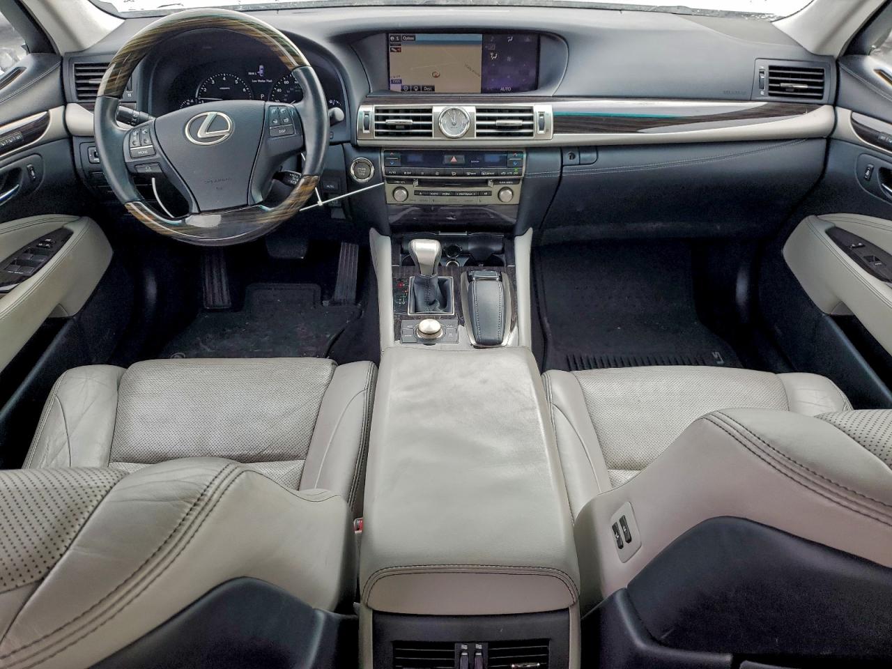 Lexus LS 460 Image 13