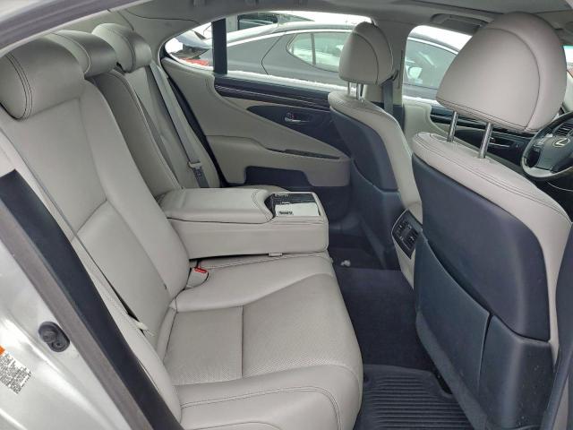 Lexus LS 460 Image 10