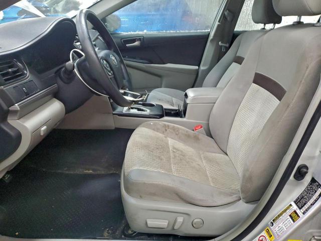 Toyota Camry L Image 9