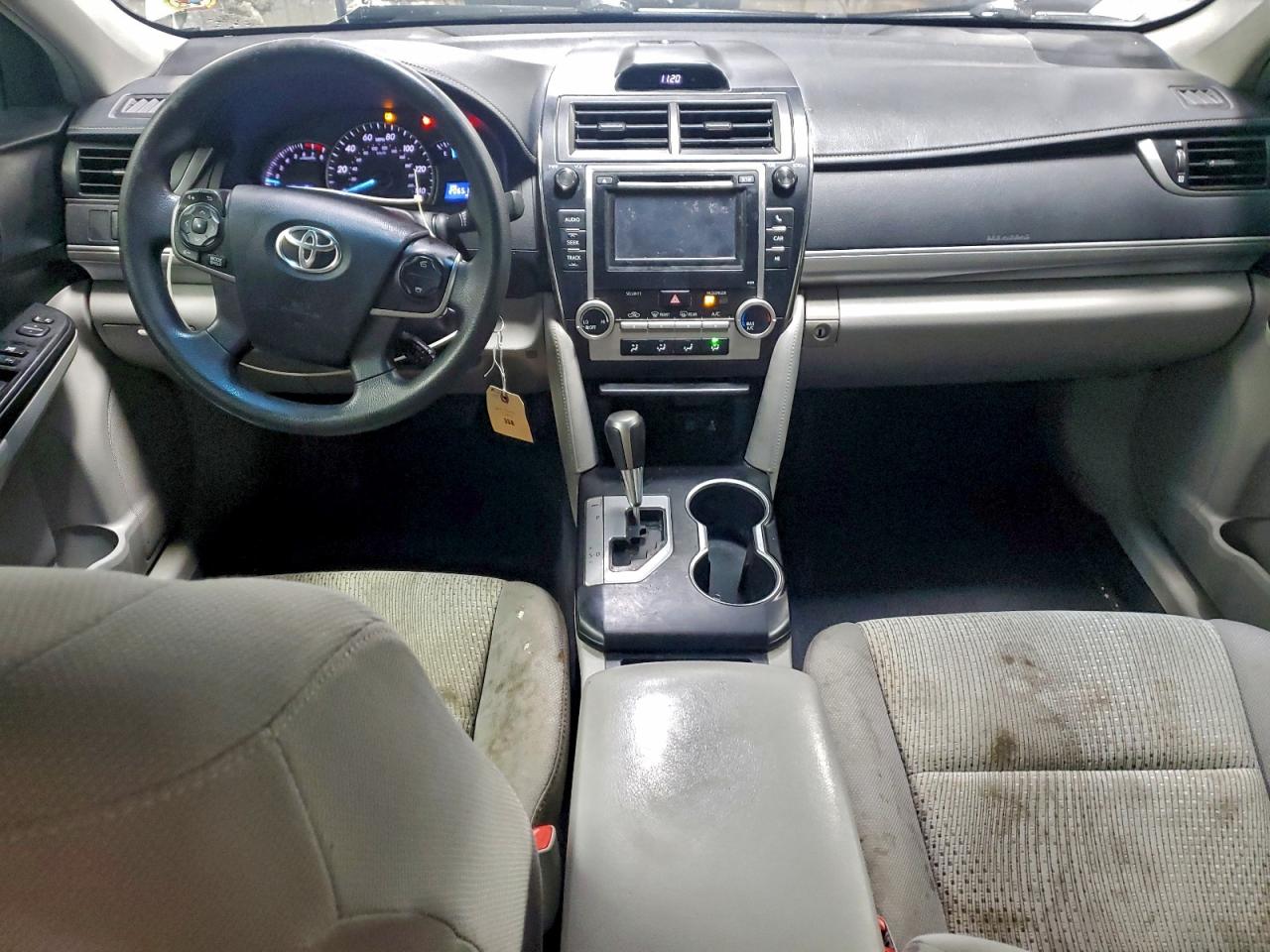 Toyota Camry L Image 6