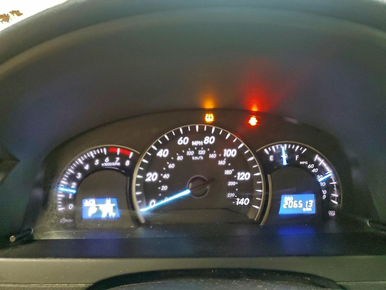 Toyota Camry L Image 12