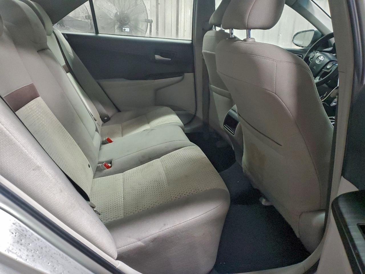 Toyota Camry L Image 3
