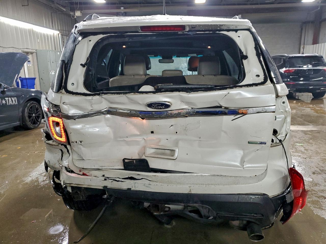 Ford Explorer Xlt Image 10