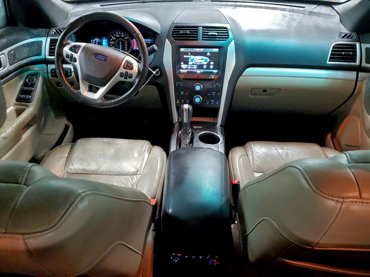 Ford Explorer Xlt Image 13