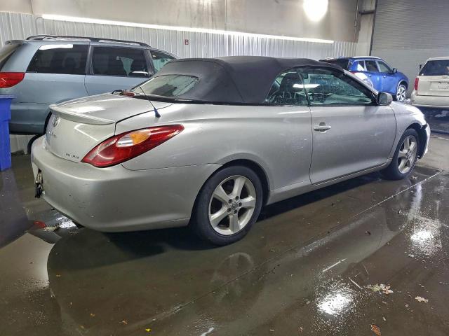 Toyota Camry Se Image 3