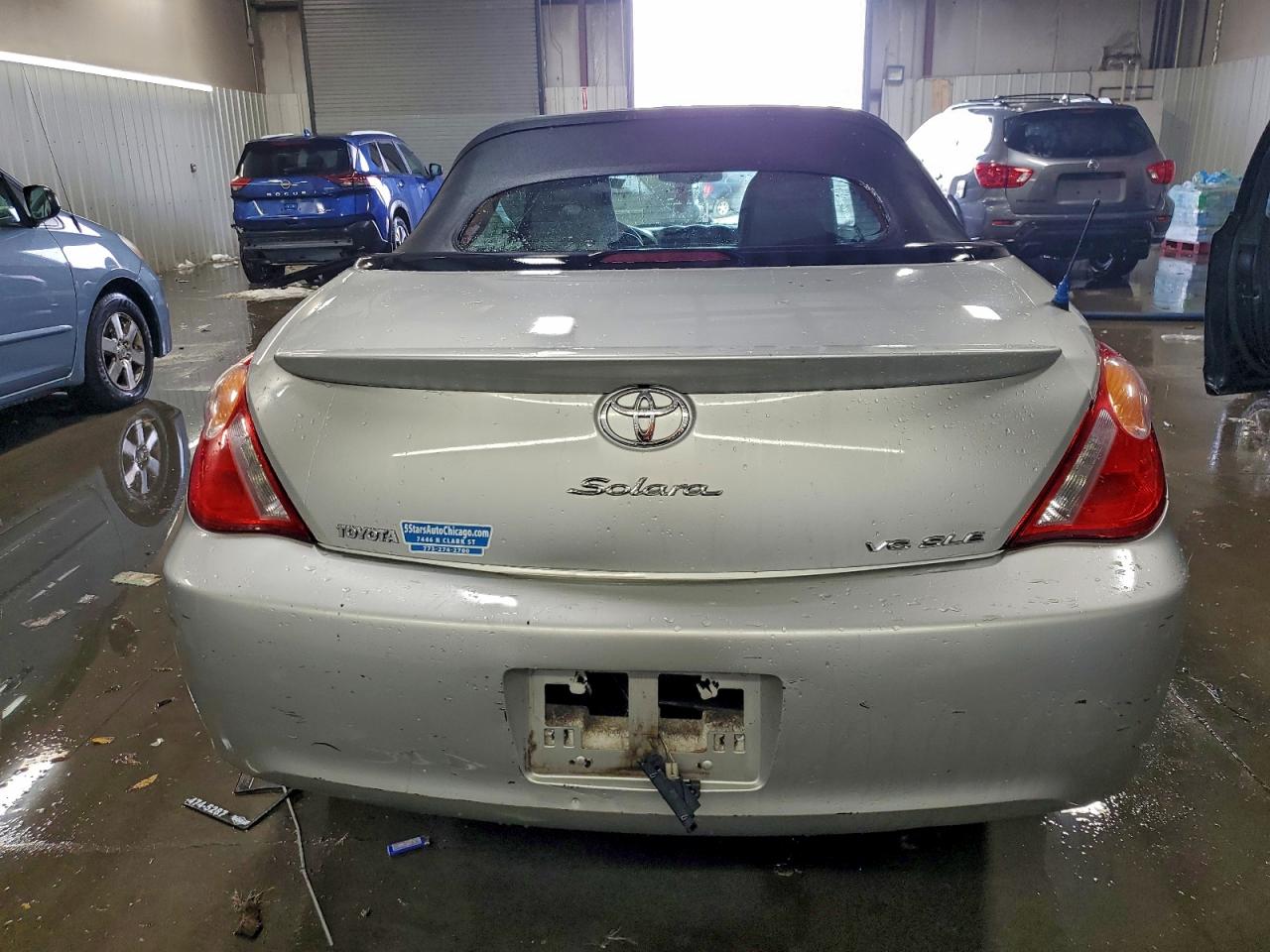 Toyota Camry Se Image 8