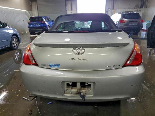 Toyota Camry Se Image 8