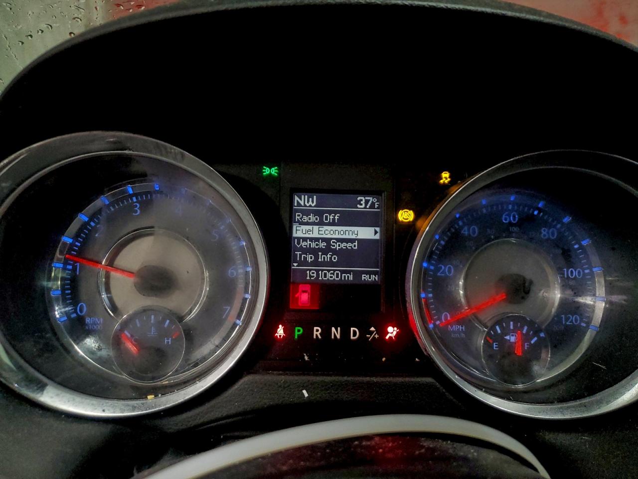 Chrysler Minivan Limited Platinum Image 10