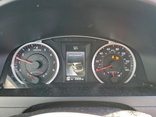 Toyota Camry Le Image 9