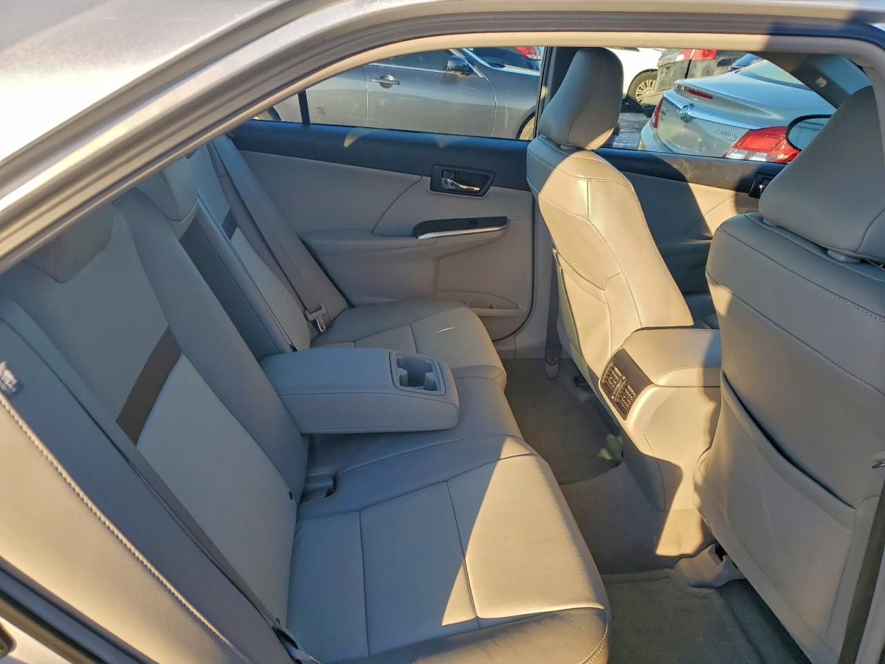 Toyota Camry Base Image 3