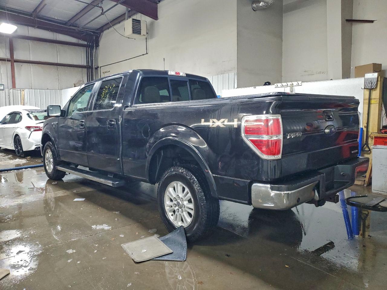 Ford F-150 Supercrew Image 2
