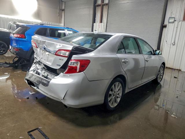 Toyota Camry Hybrid Image 5