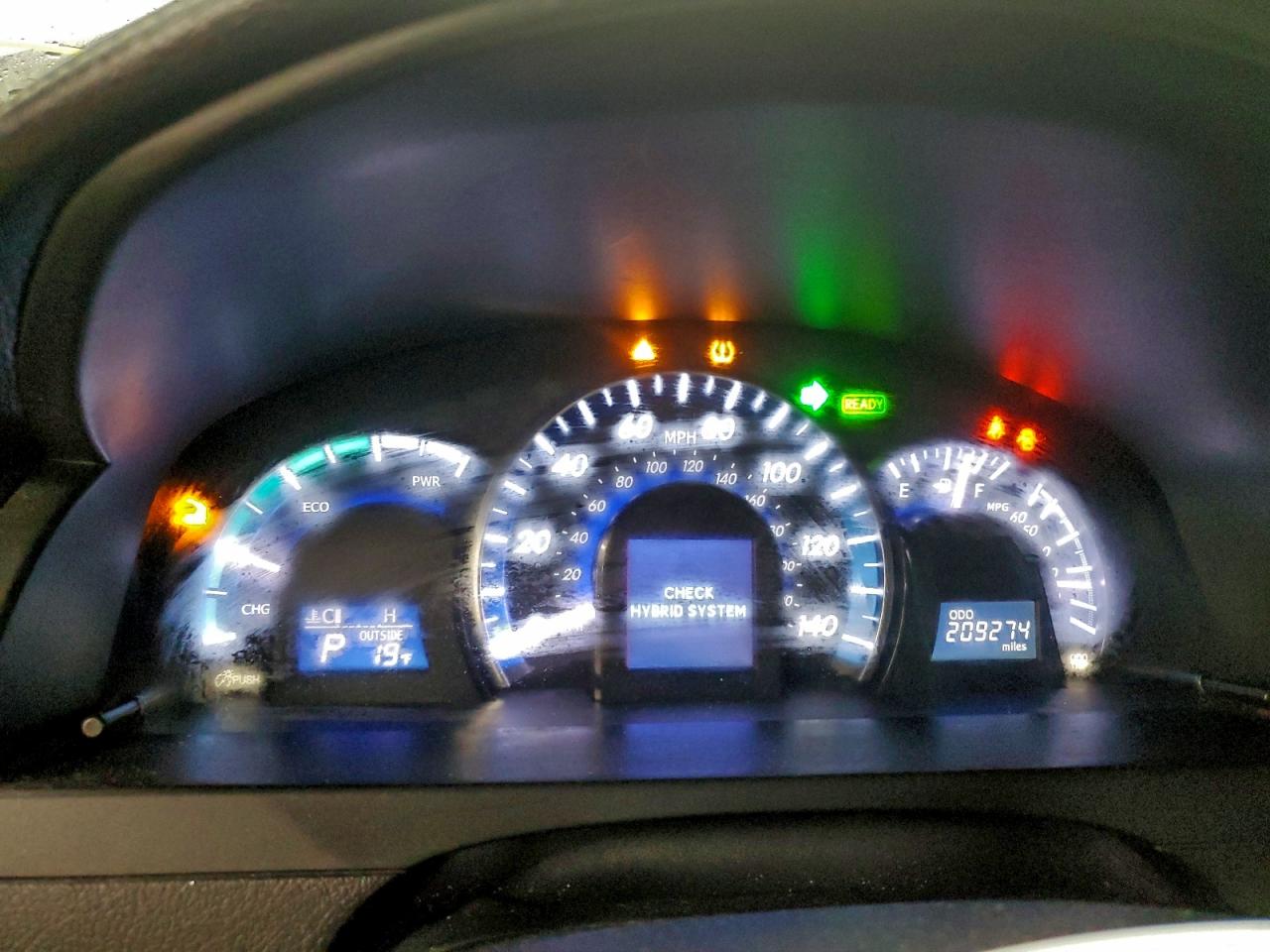 Toyota Camry Hybrid Image 6