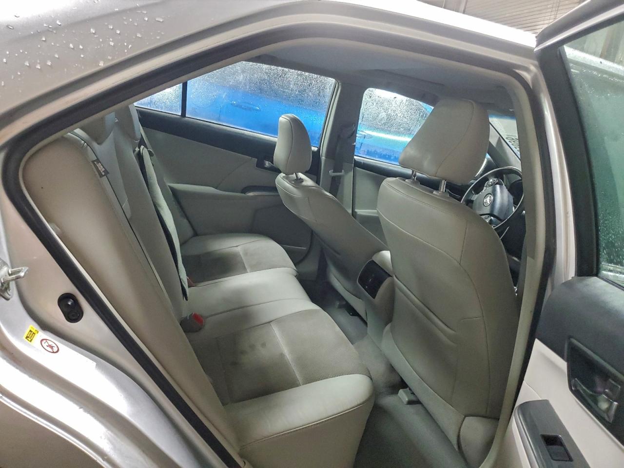 Toyota Camry Hybrid Image 4