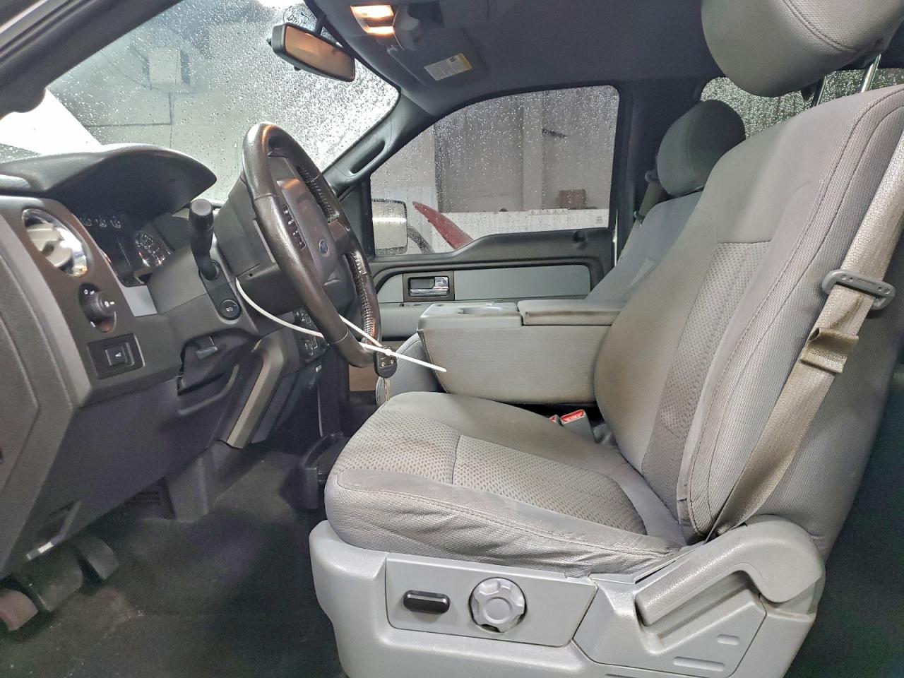 Ford F-150 Supercrew Image 5