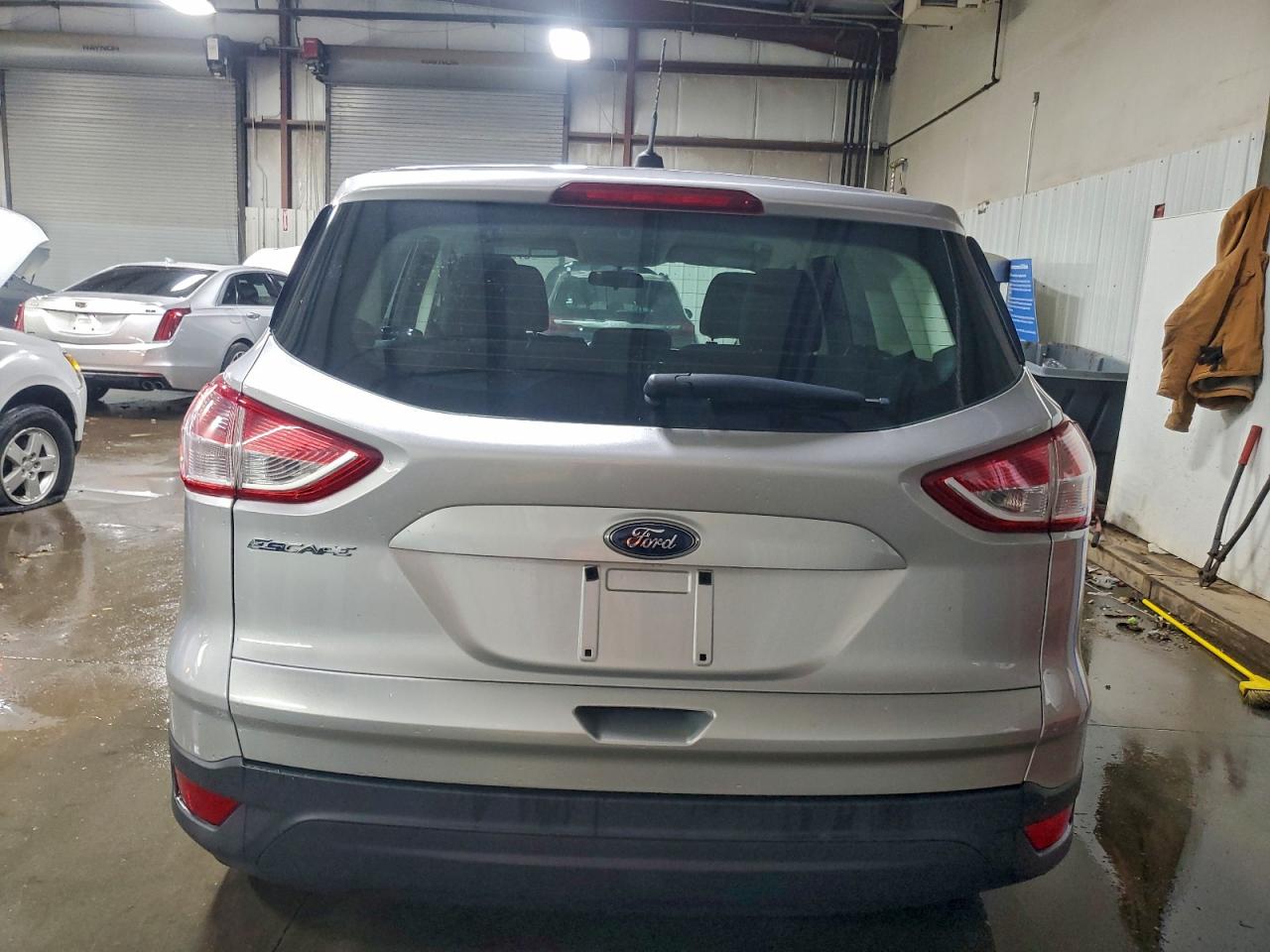 Ford Escape S Image 10